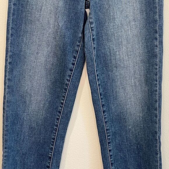 Vince Camuto Studded Frayed Hem Jeans - 26 - Preloved - Picture 12 of 16